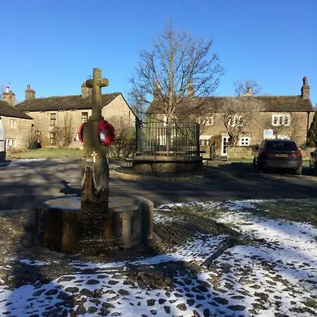 Green Cottage, On Langcliffe Village Green * Settle